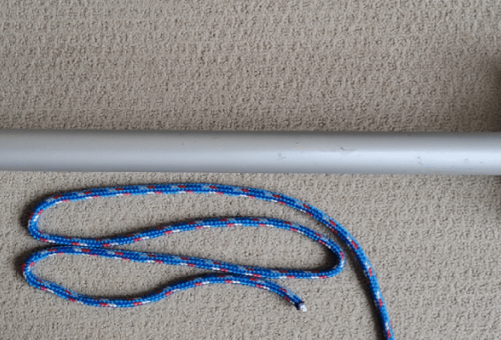 Animation showing how to wrap the Wireman’s Pulling Hitch or Schwäbisch Hitch around slick THHN wire