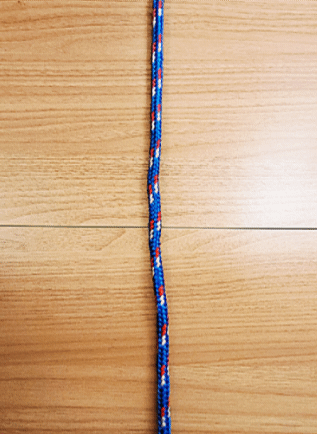 Animation showing how to tie a Marlinspike Hitch for a rope handle.