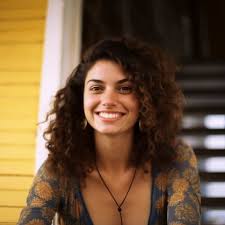 Elena R.