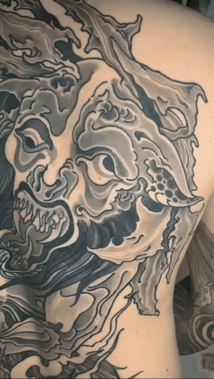 black and white bed linen