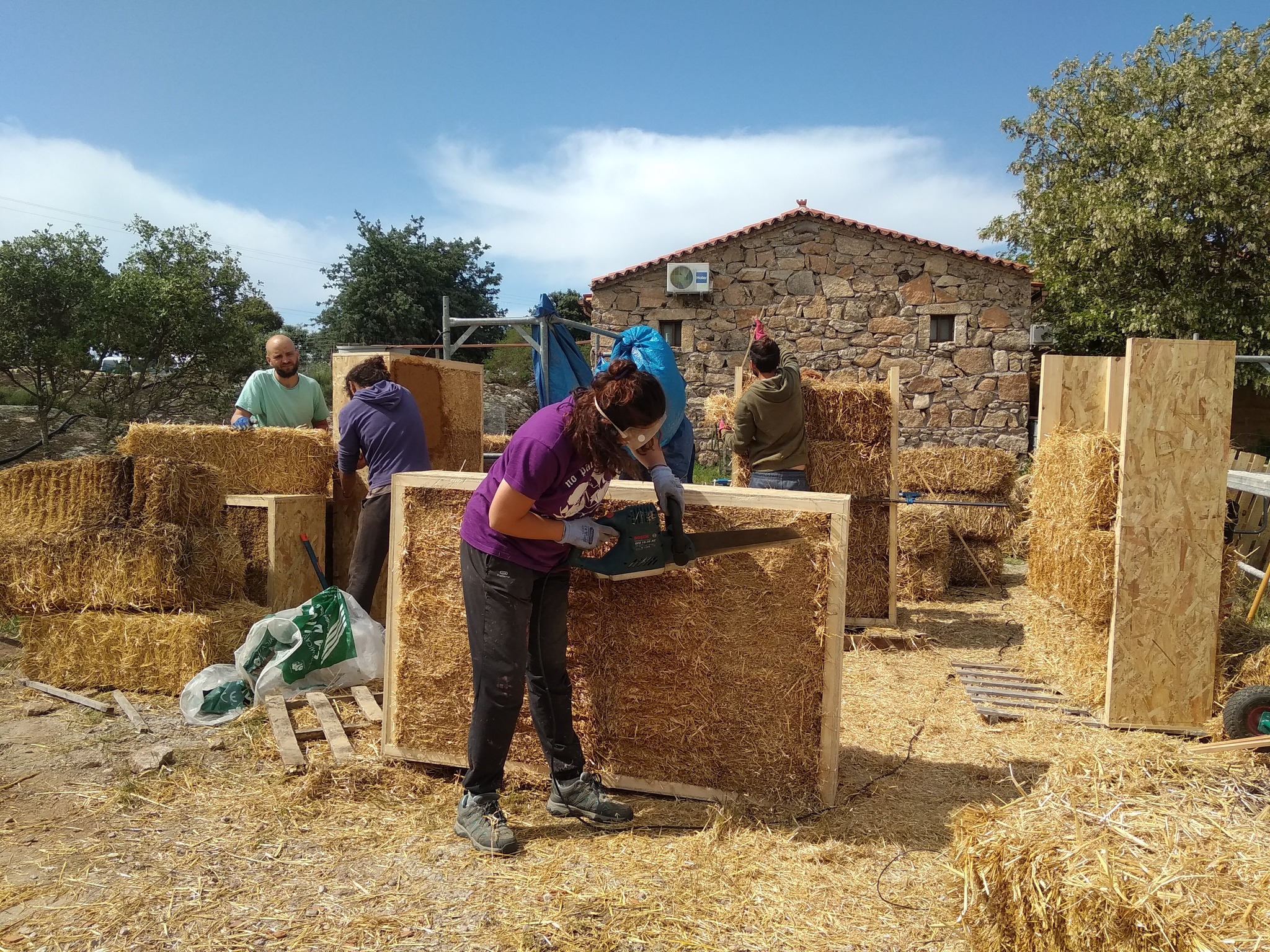 Retrato profesional de Jesús Morán, arquitecto técnico especializado en construcción sostenible