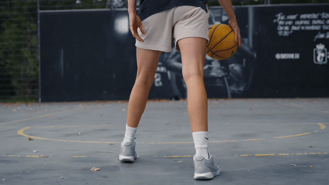 black basketball hoop