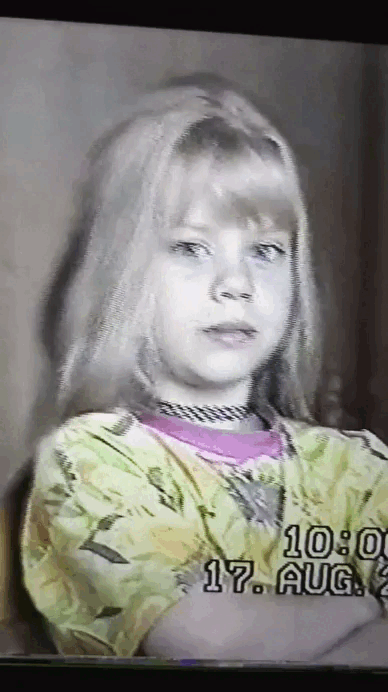 gray computer monitor