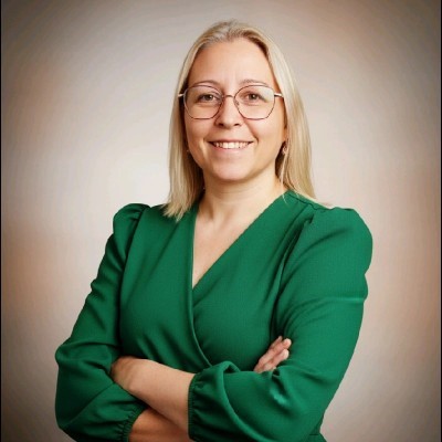 Laura Torres González · Arquitecta Administrativa