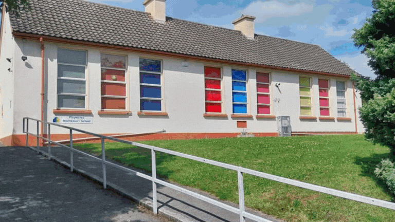 black and white bed linen