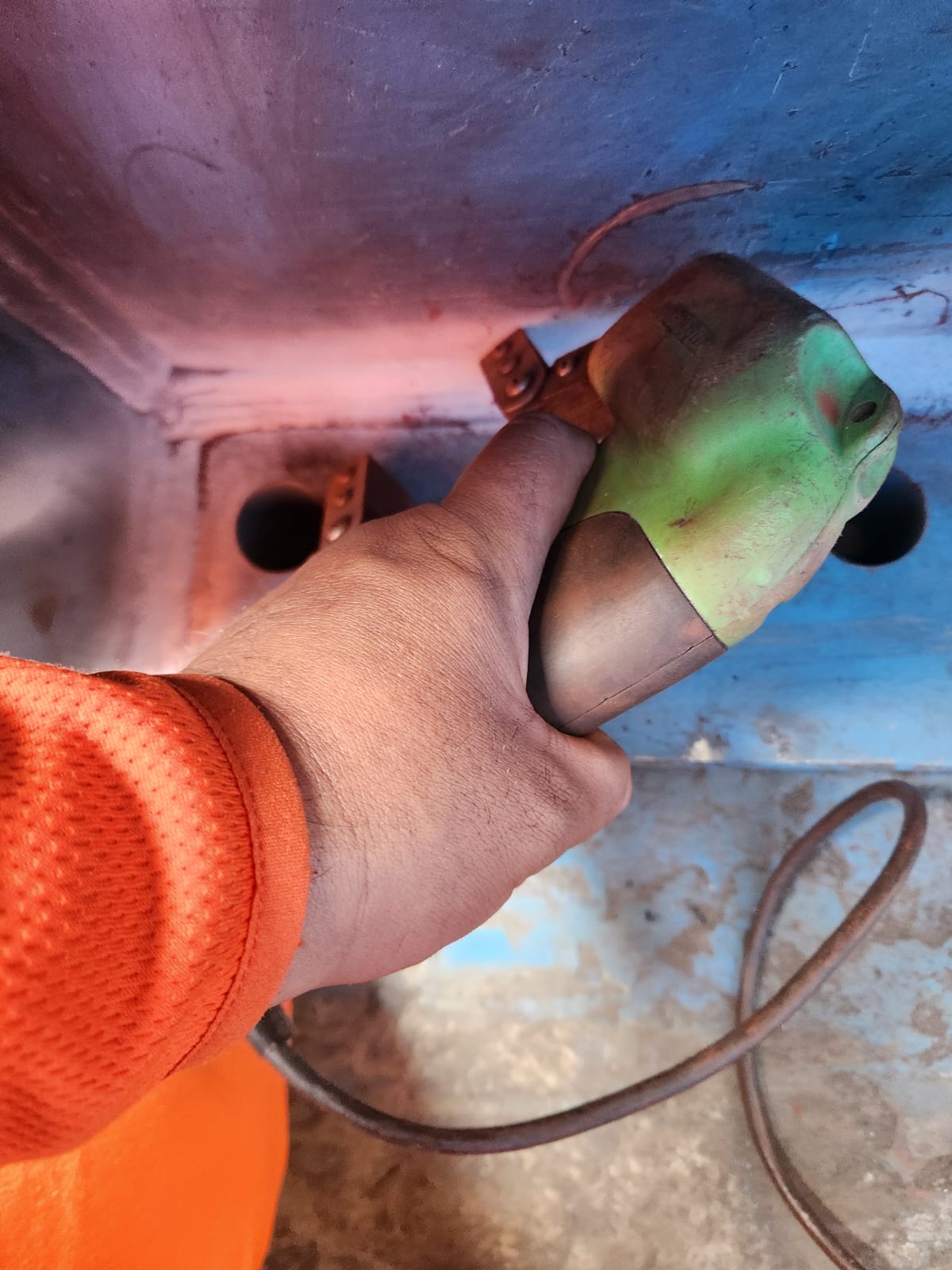 Aplicación de líquido penetrante