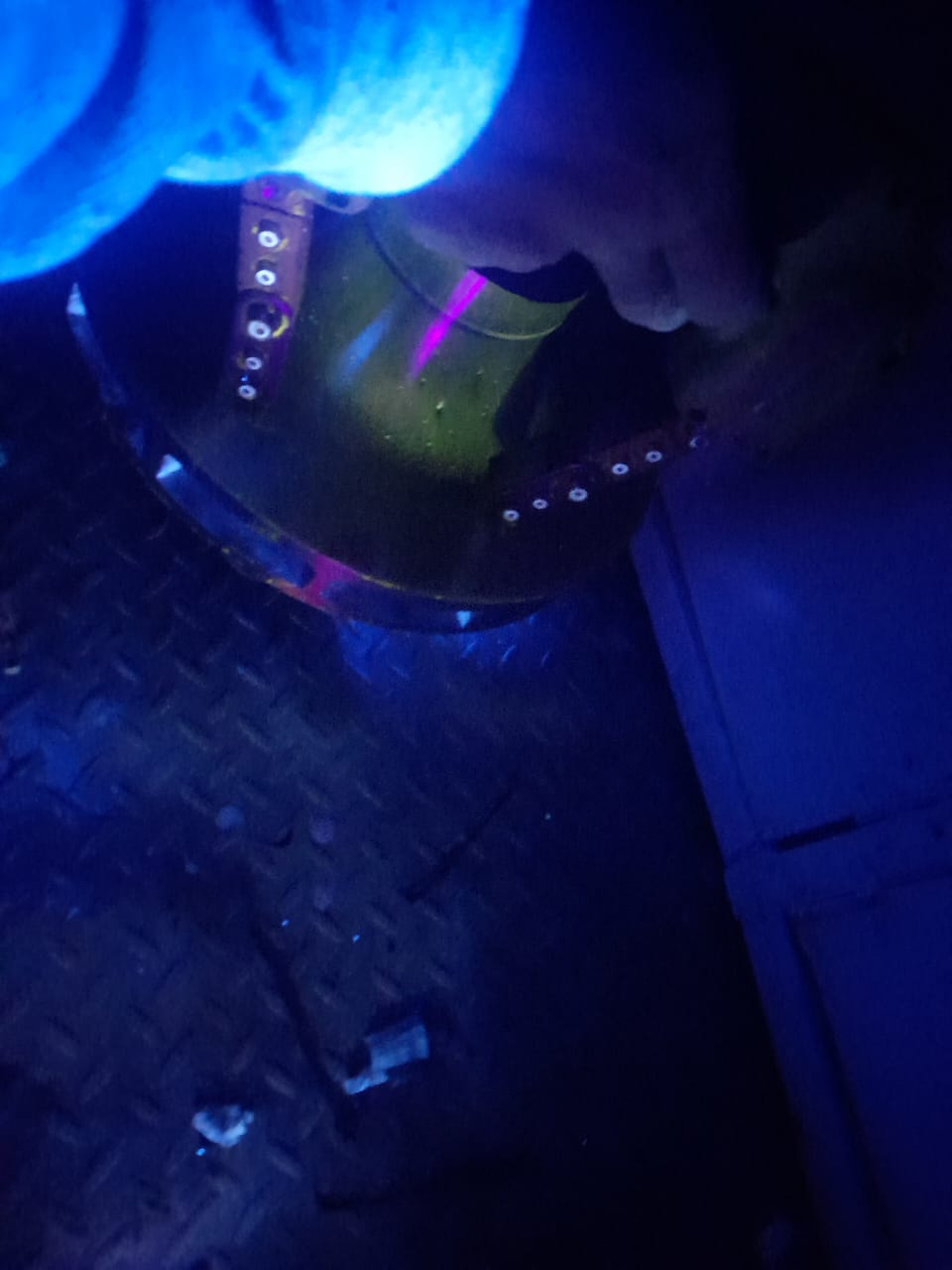 Inspección con luz ultravioleta