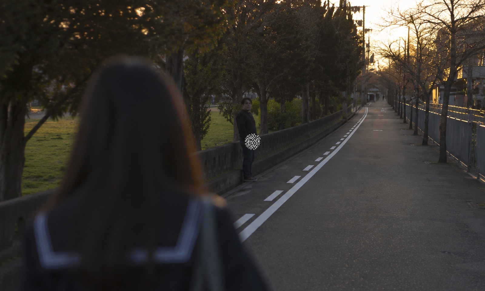 徒歩下校中の女子中学生に対し男が下半身露出しているイメージ画像｜堺市のニュースならサカイタイムズ