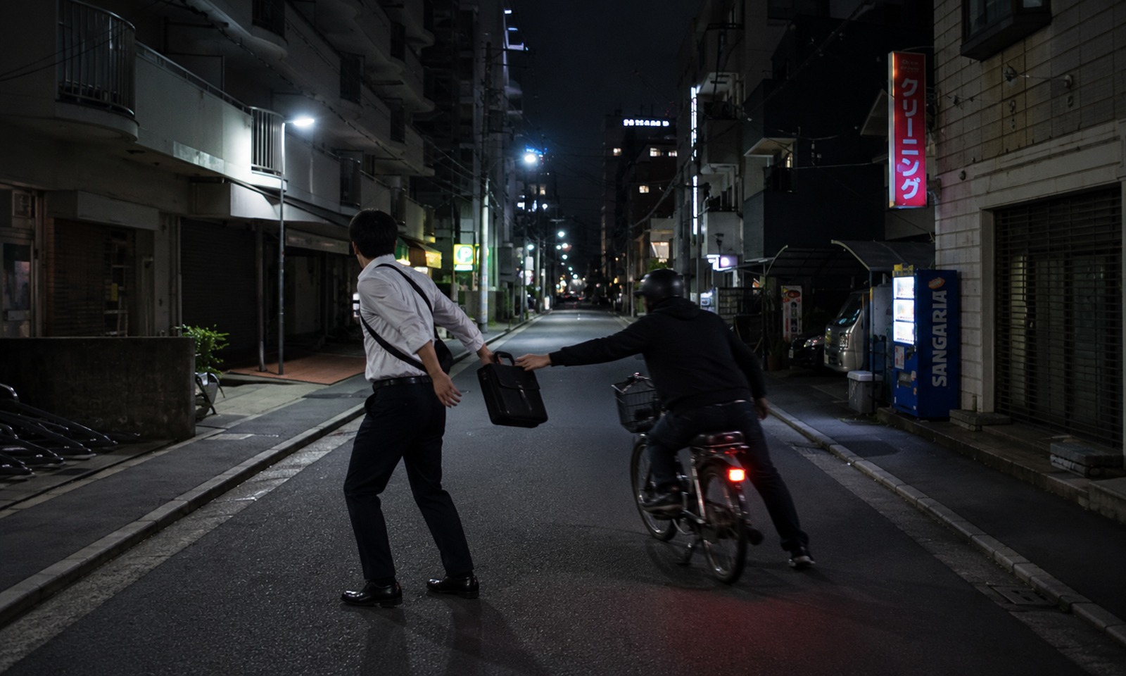 路上でひったくり未遂が起こったイメージ画像｜堺市のニュースならサカイタイムズ