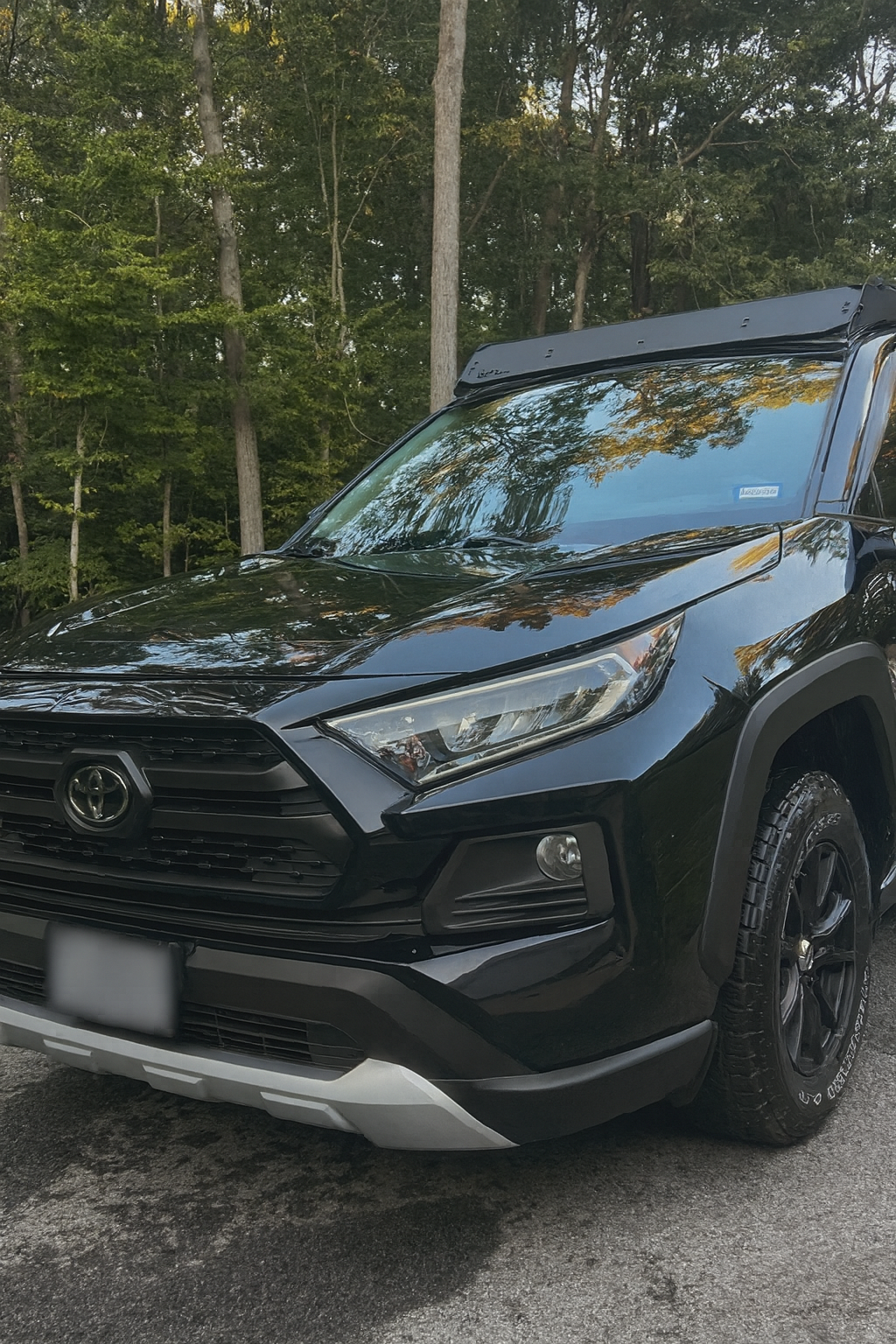 Mini SUV exterior detail image