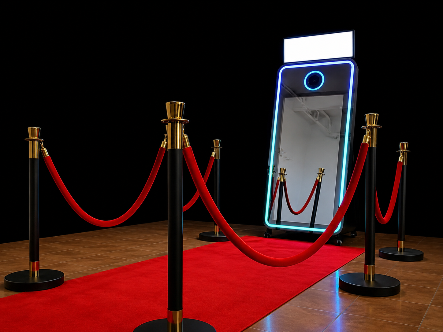 Pasarela con alfombra roja y espejo mágico en un evento