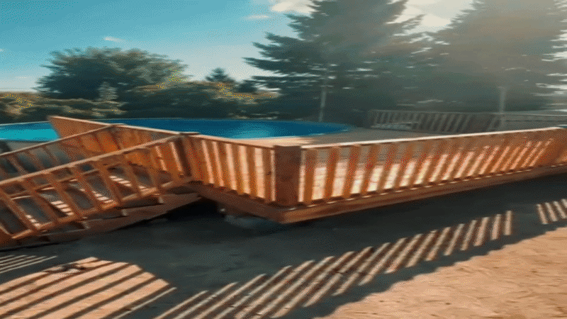 gray computer monitor