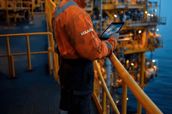 black and brown leather padded tub sofa
