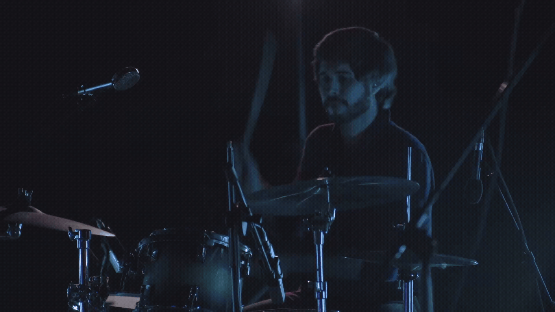 black and white bed linen