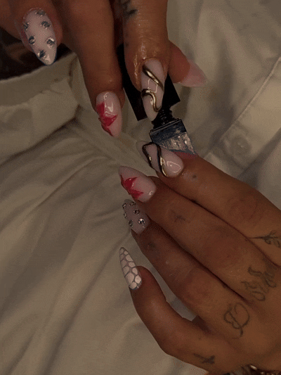 black and white bed linen