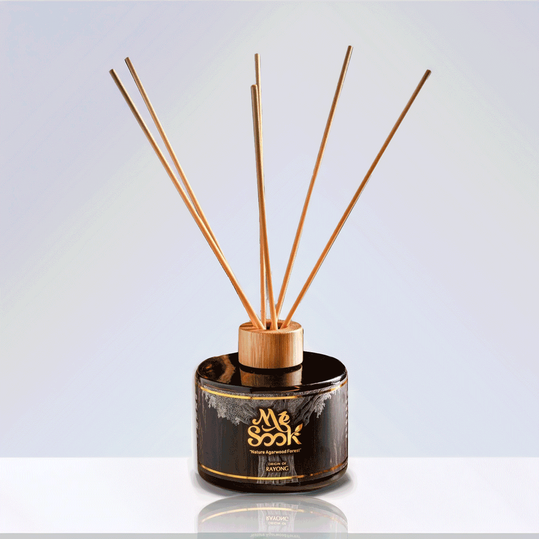 Fragrant oils for air conditioning. Made from premium Agarwood oil.