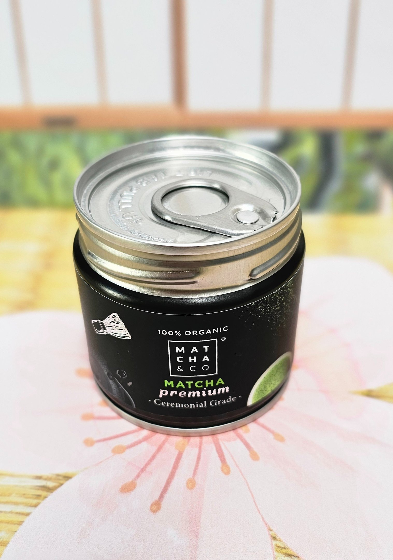 Test du Matcha & CO Premium : de la qualité pour 16€? 2 Boîte de matcha Matcha & CO Premium avec opercule aluminium