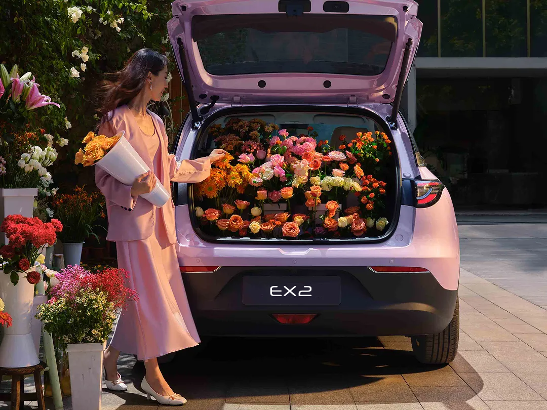 Kapasitas Bagasi Luas Mobil Listrik Keluarga Geely EX2