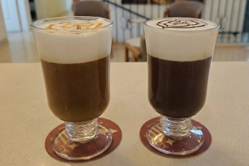 Beauty Vanilla — Bar Café We Hall Beauty