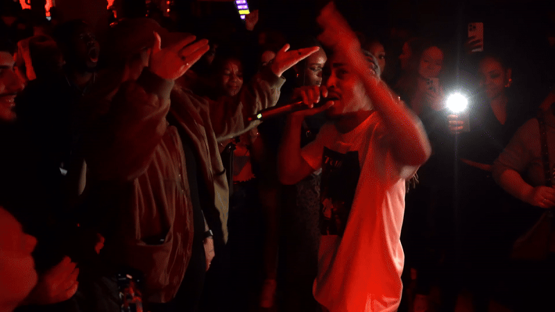 gray computer monitor