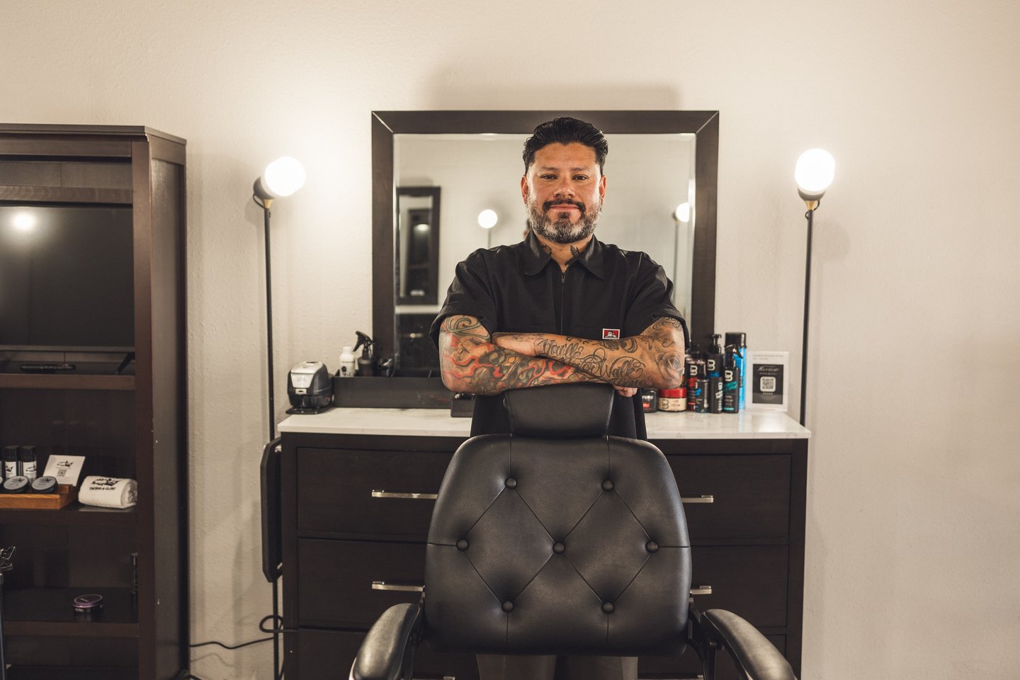 Kenny Negron, barber at Masters Barber & Shave