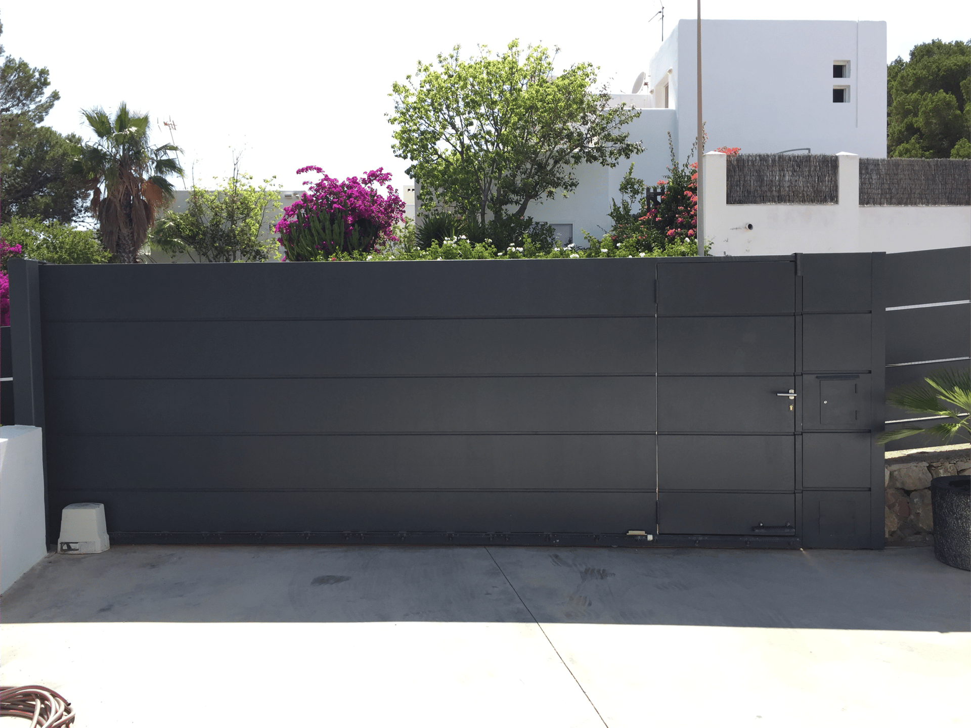 Contemporary sliding fence panel