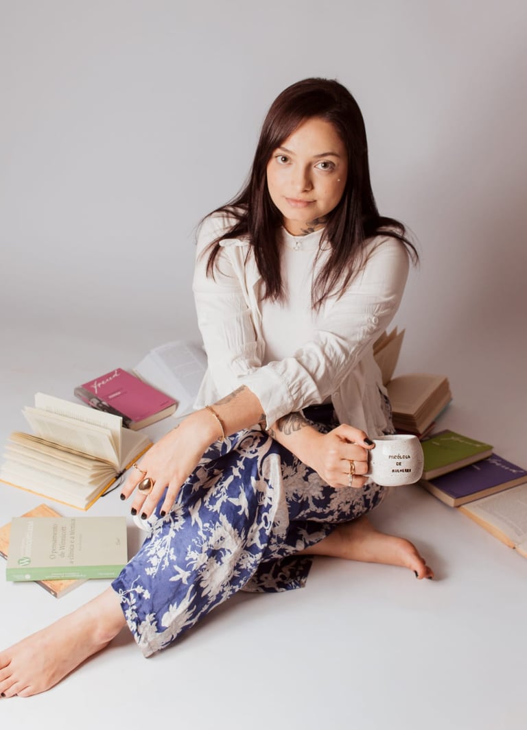 Amanda Dualattka entre livros