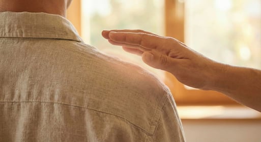 Soulagement des douleurs physiques et problèmes de peau par magnétisme