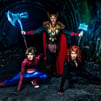 Cosplay du trio Thor, Spider-Man et Black Widow.