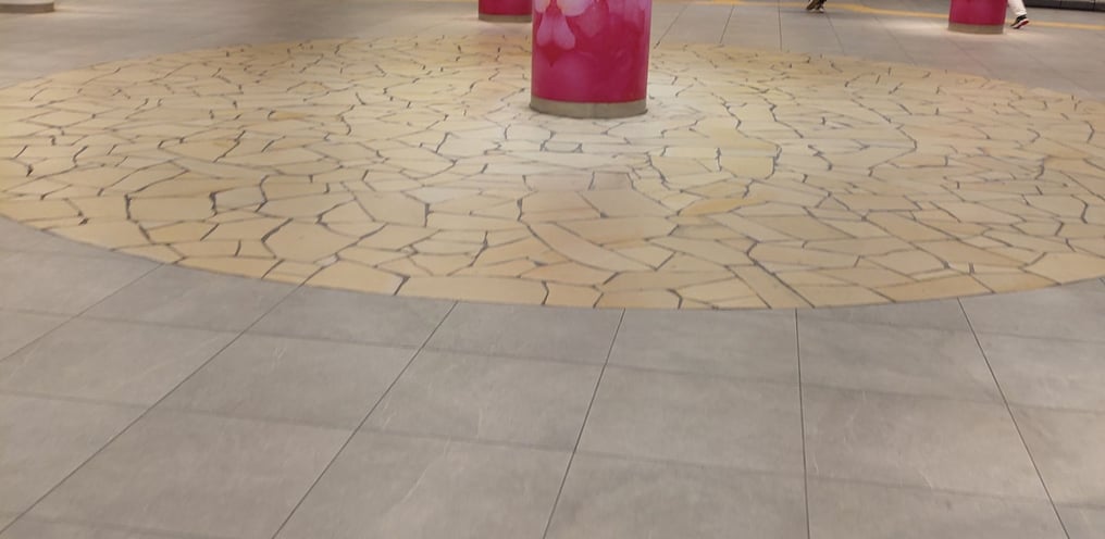 Sama stacja nie wygląda może za ciekawie, ale przynajmniej się starają...