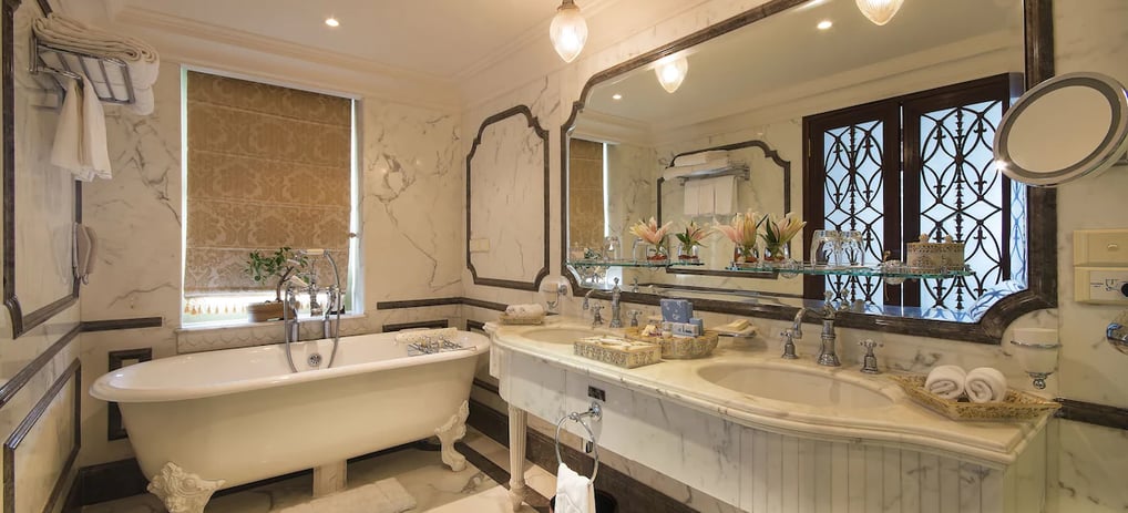 Taj LAke Palace hotel luxury washroom