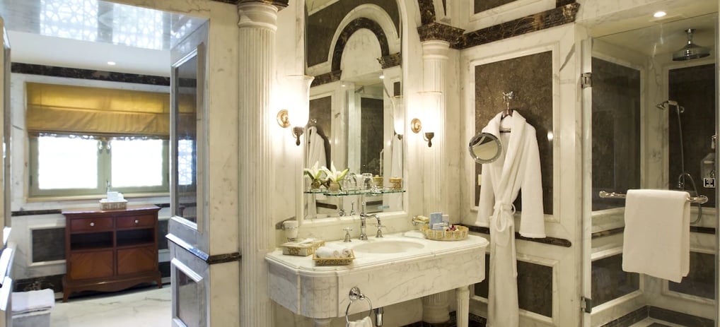 Taj Take Palace Udaipur hotel luxury bathroom