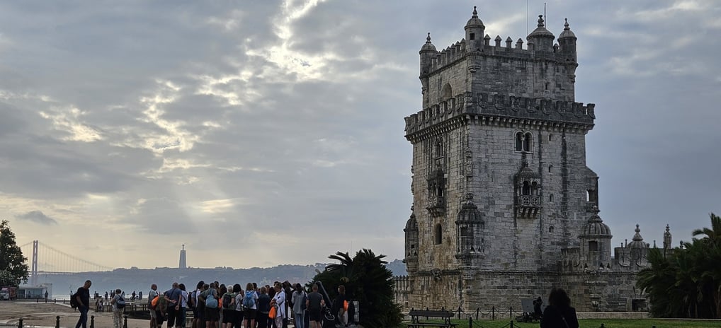 Torre de Belém com Ponte 25 de Abril e Cristo Rei ao fundo