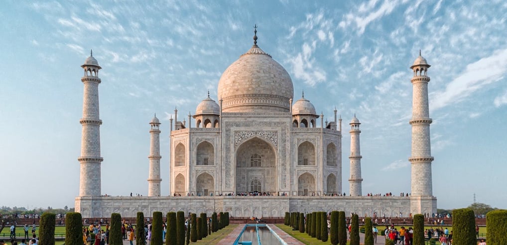Taj mahal best tourist place in India 7 monument
