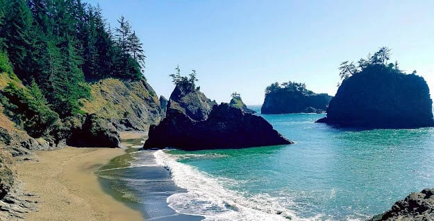 The Laughing Goats - Oregon travels, Secret Beach near Brookings