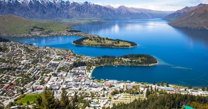 Queenstown best tourist attractions in newzeland