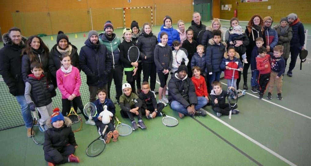 animation ecole de tennis audincourt avec les élèves et le coach