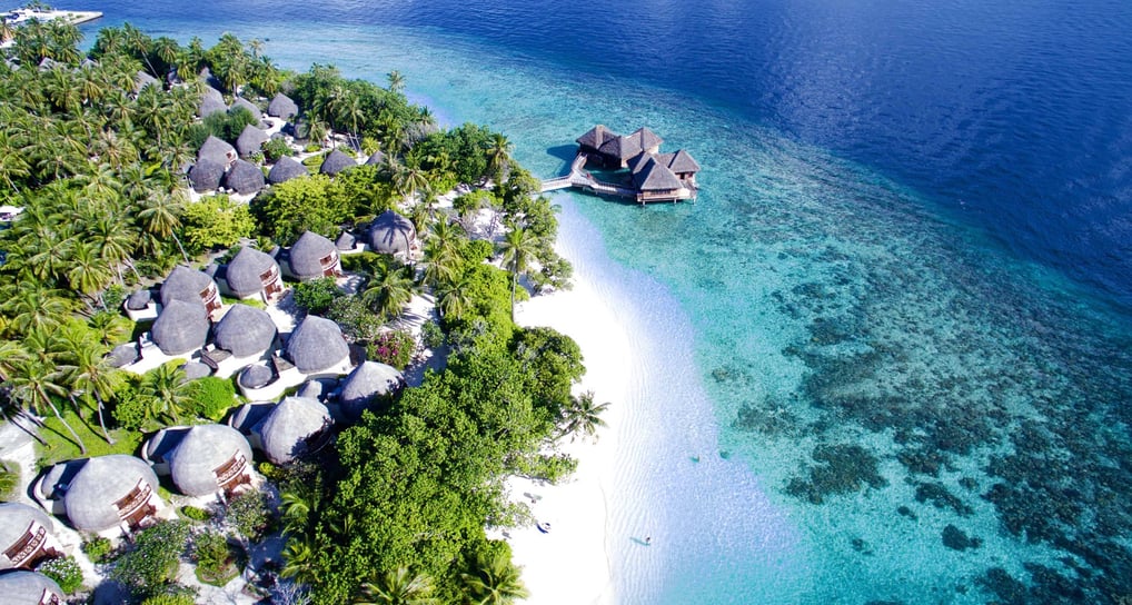 DIVE RESORT TROPICAL ISLAND