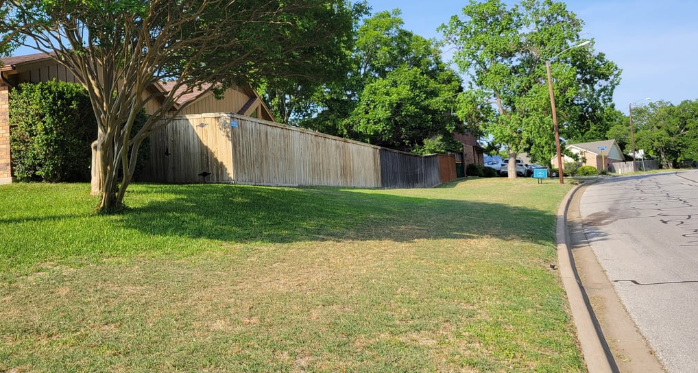 Fence cleaning