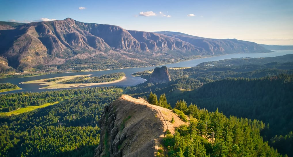 Columbia River Gorge, Oregon Travel - Multnomah Falls and Up Heart Pumping Heights Pt 1