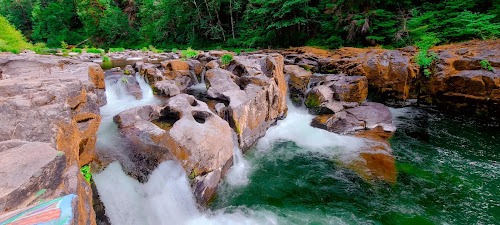 Waterfall Hwy, Oregon Travel - Scenic Hwy 18 & Mysterious Volcano Pt 1