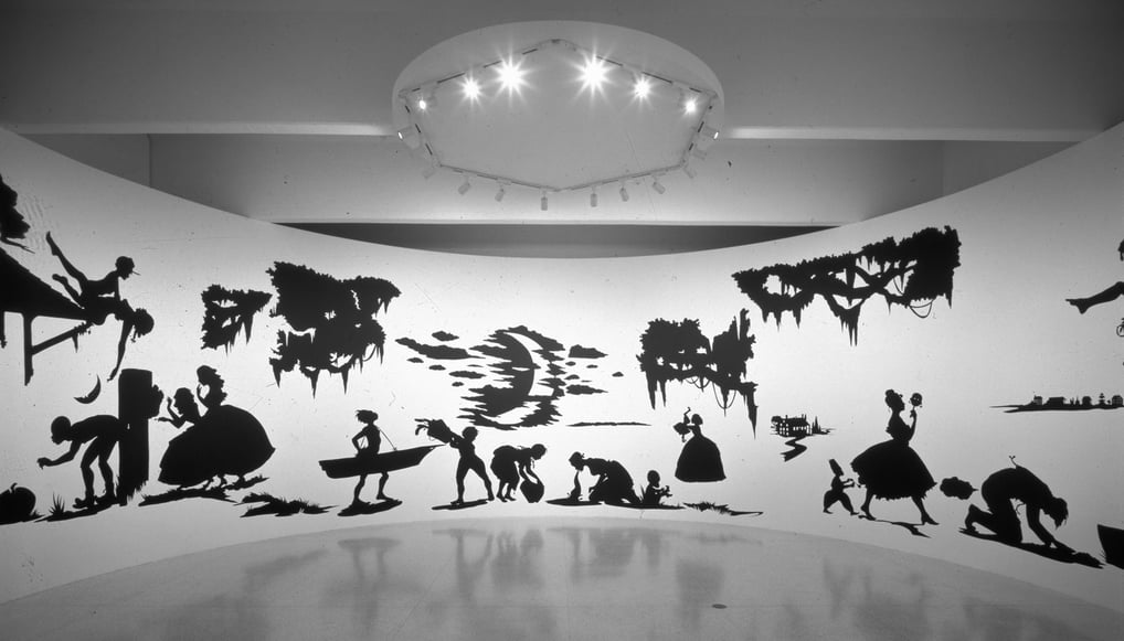 Barbara Kruger e Kara Walker utilizam colagens para questionar questões de gênero, raça e poder.