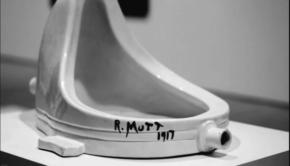 Marcel Duchamp, cuja obra "Fonte" (1917)
