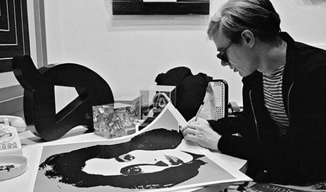Andy Warhol, no seu studio.