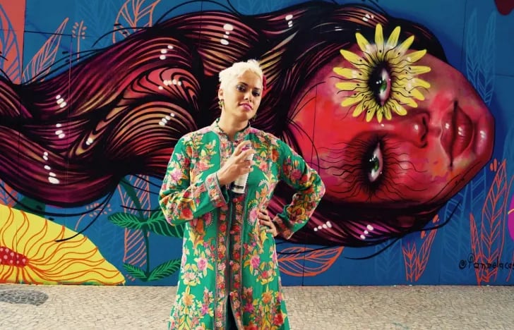 A brasileira Panmela Castro, conhecida como Anarkia Boladona, está levando a Pop Art para os muros