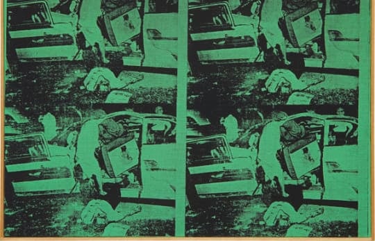 acidentes de carro com figuras caídas. Green Car Crash (Four Cars in Collision) (Andy Warhol, 1963).