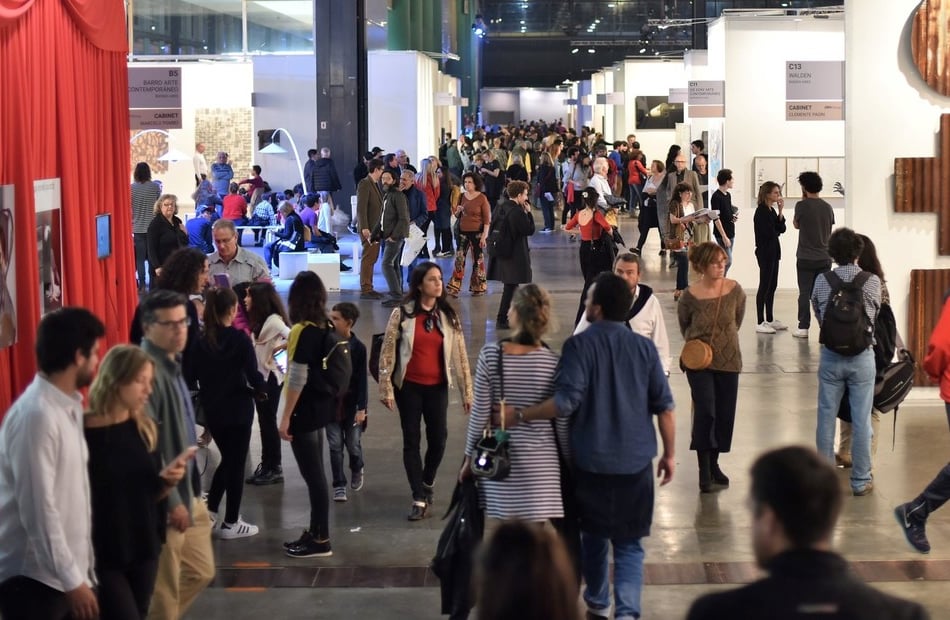ArtRio conectam artistas urbanos com colecionadores e galerias, destacando o valor cultural