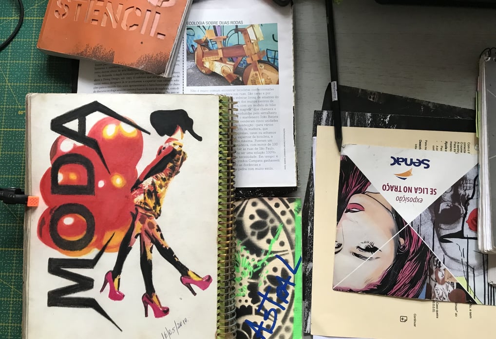 Livro de artista: colagens e desenho.