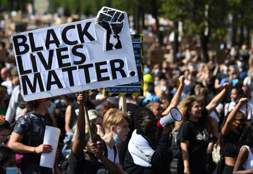imagem da manifestação Black Lives Matter
