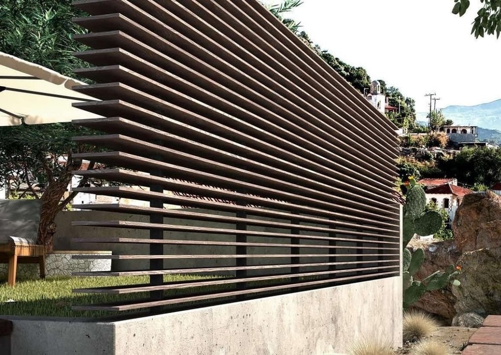 Cerramiento perimetral con celosía metálica de diseño arquitectónico para fachada ventilada
